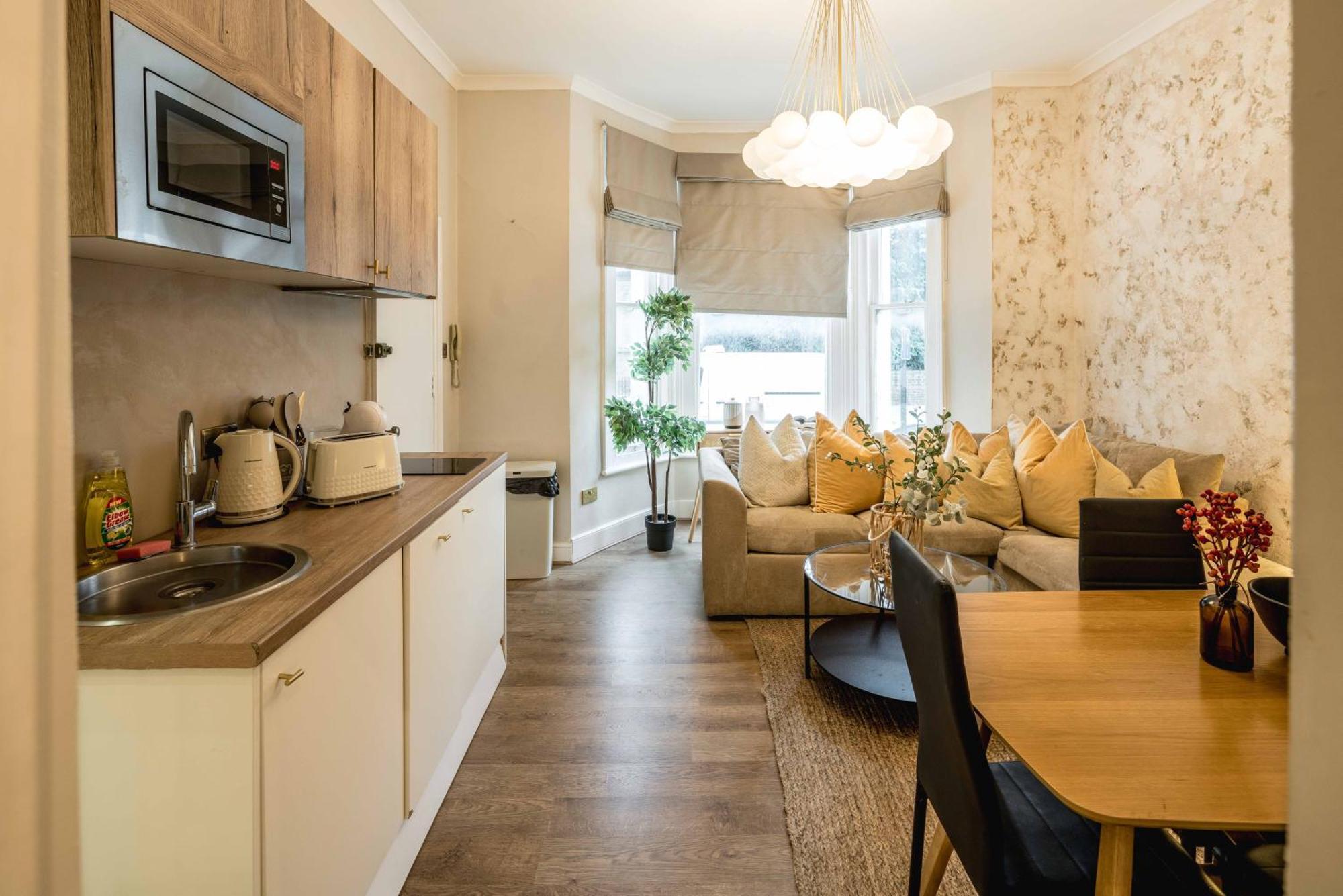 Apartment Line -quiet Street-westfieldsmall